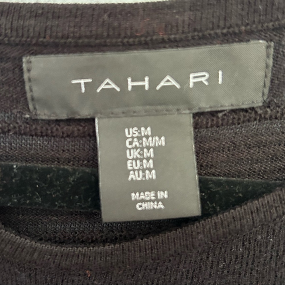 🦌Tahari Black Knit Long Sleeved Dress Size Medium - Picture 5 of 10